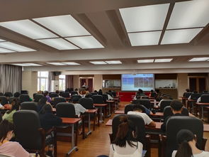 武漢紡織大學(xué)蔡光明教授蒞臨服裝學(xué)院開(kāi)展講座